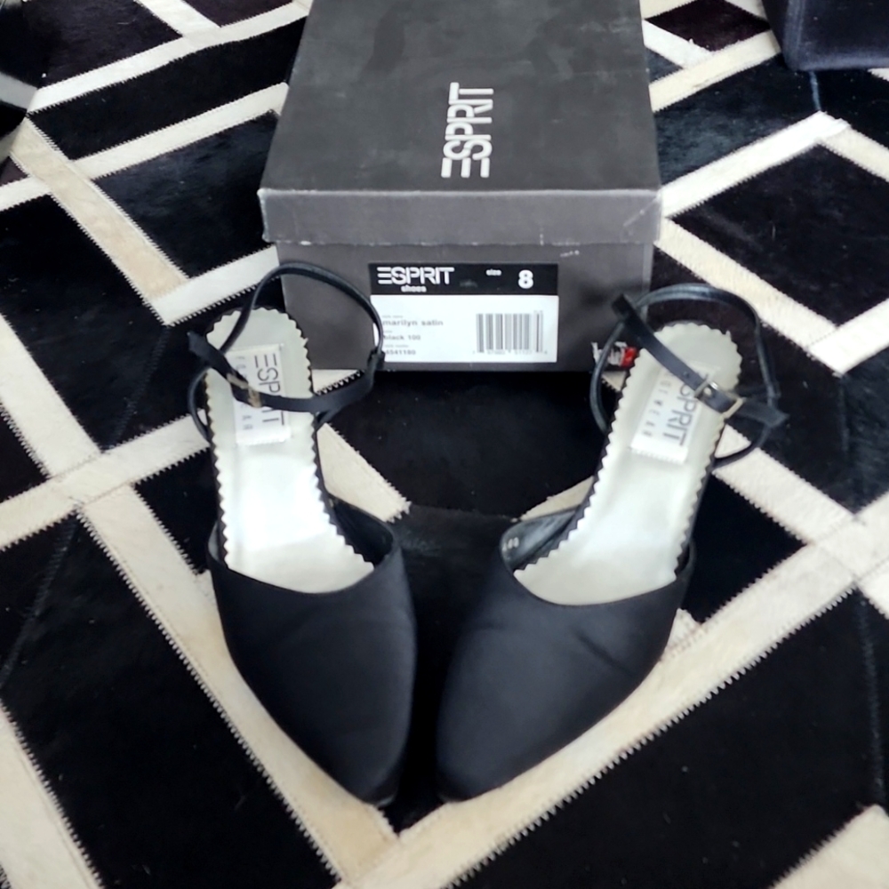 E Sprit 2.5 inch heel black satin